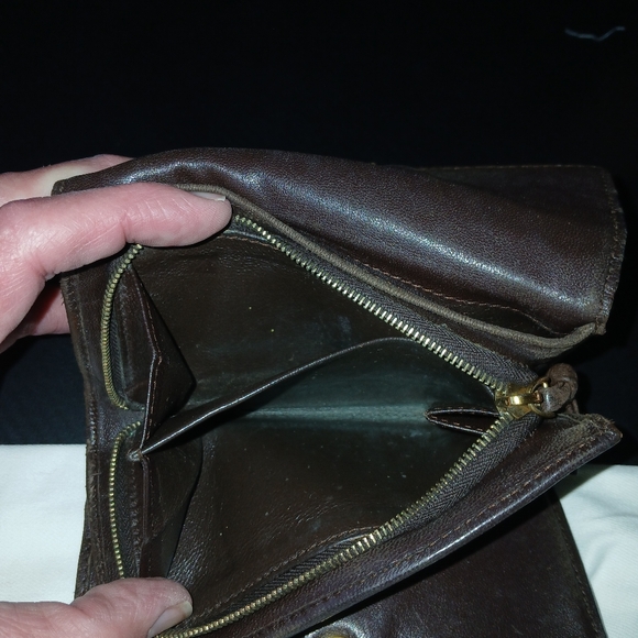 GUC, Bottega Veneta small, brown, woven leather wallet. - Picture 11 of 14